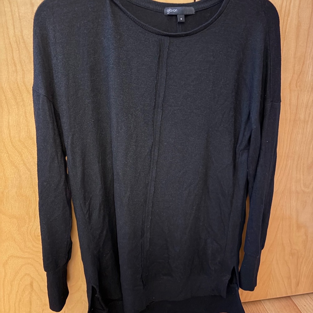 Gibson women’s Black Crewneck Sweater seam down front/back high low small cozy